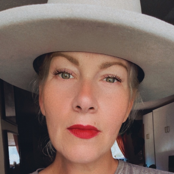 Meet your Posher, Zara - Picture 1 of 1